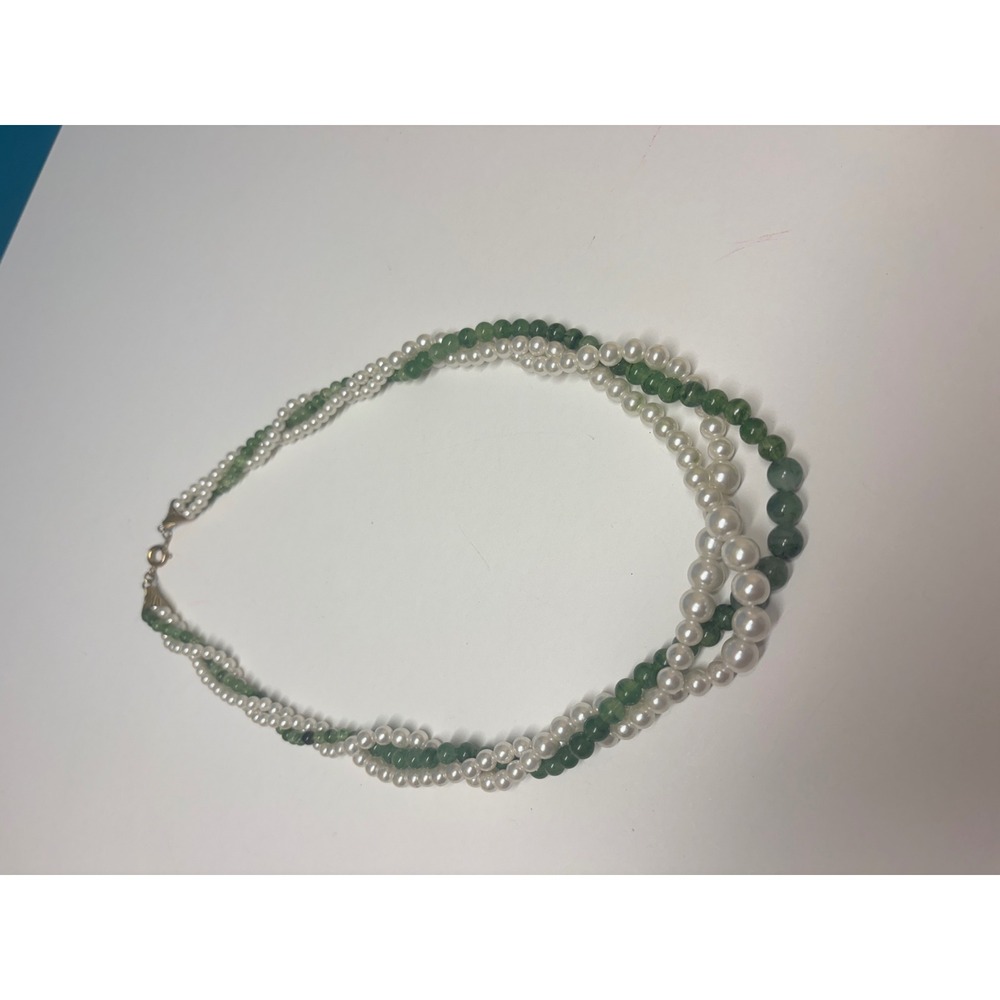 Vintage Triple Strand White Faux Pearl and Green Glass Bead Necklace Gold Tone - Picture 2 of 6